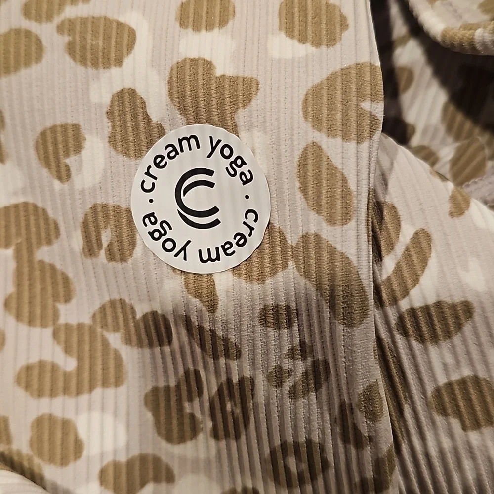 Cream Yoga Sand Cheetah Ribbed Leggings - Picture 6 of 6